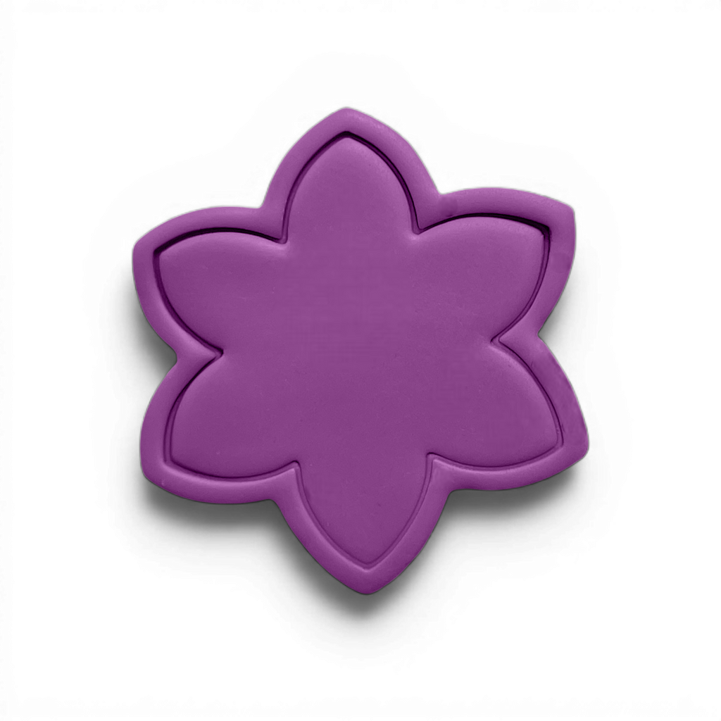 Daisy Bloom Polymer Clay Lavender
Daisy Bloom polymer clay floral shape in soft lavender with smooth petal detail on white background.